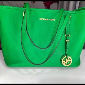 MICHAEL KORS Green Leather Jet Setter Purse